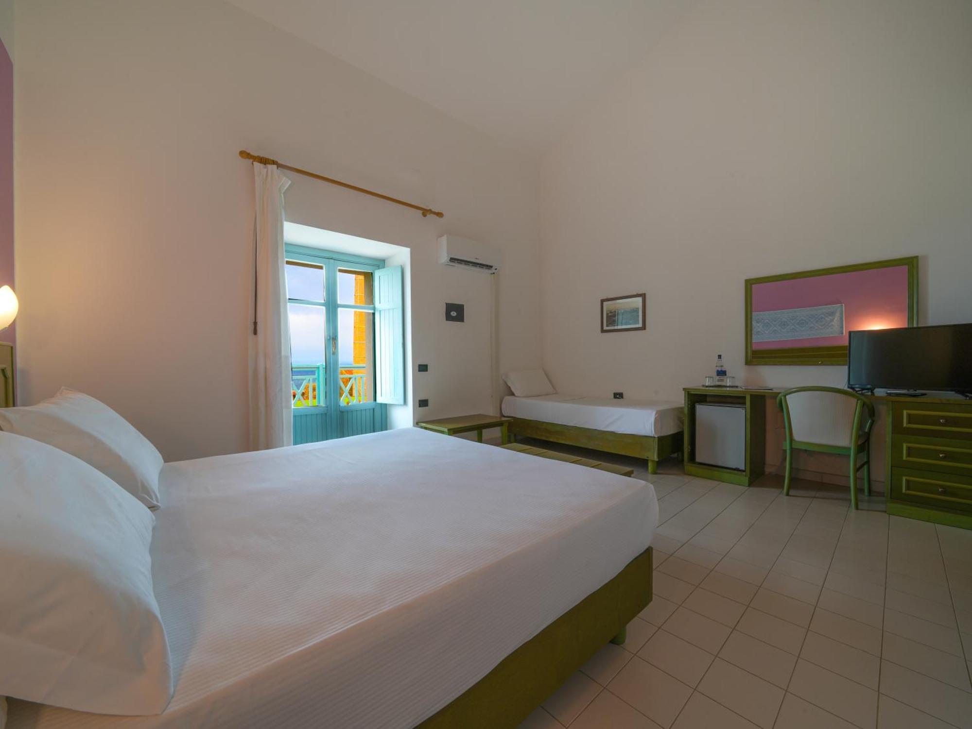 Le Tonnare Di Stintino - Beach Resort Exterior photo