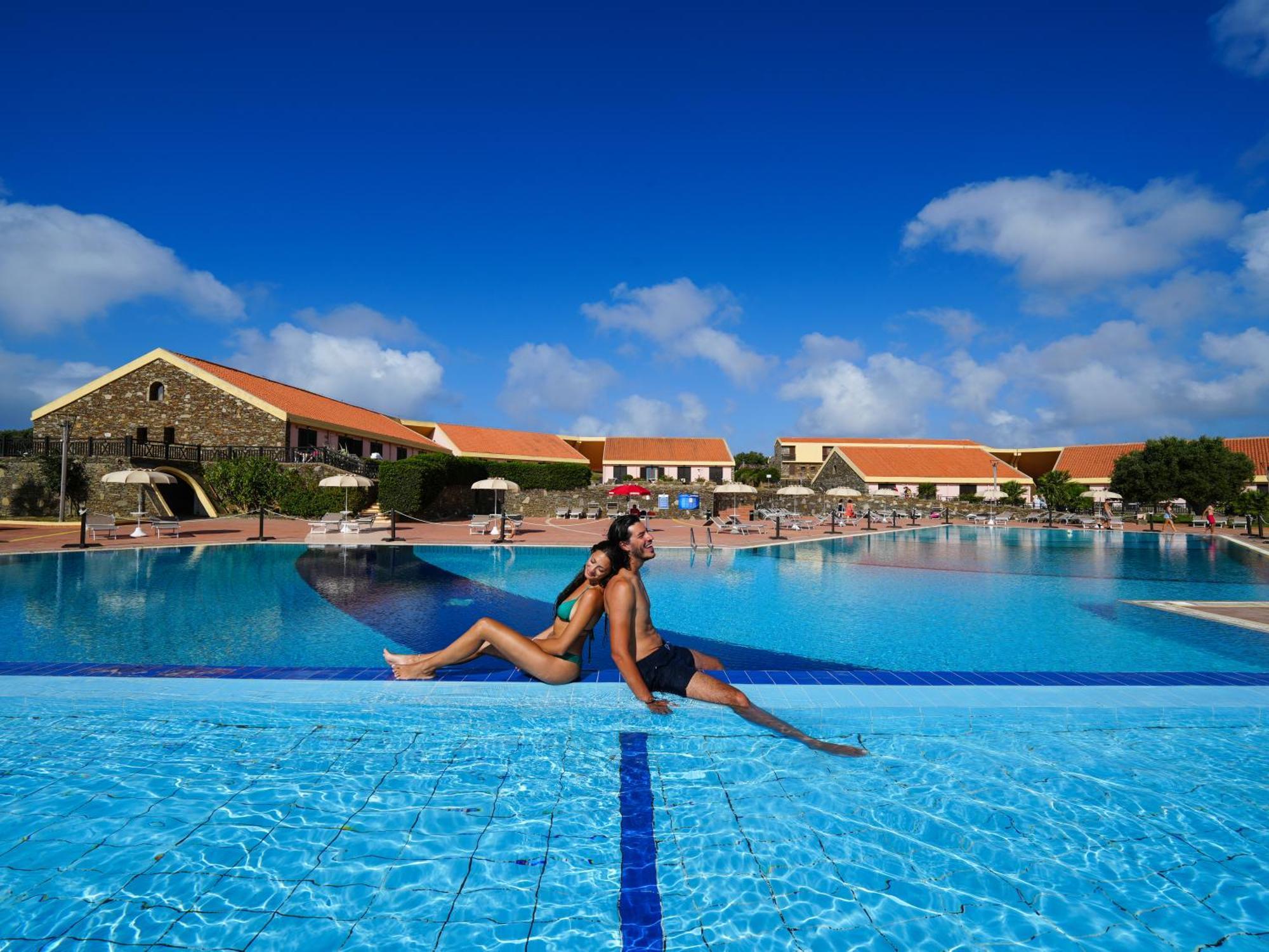 Le Tonnare Di Stintino - Beach Resort Exterior photo