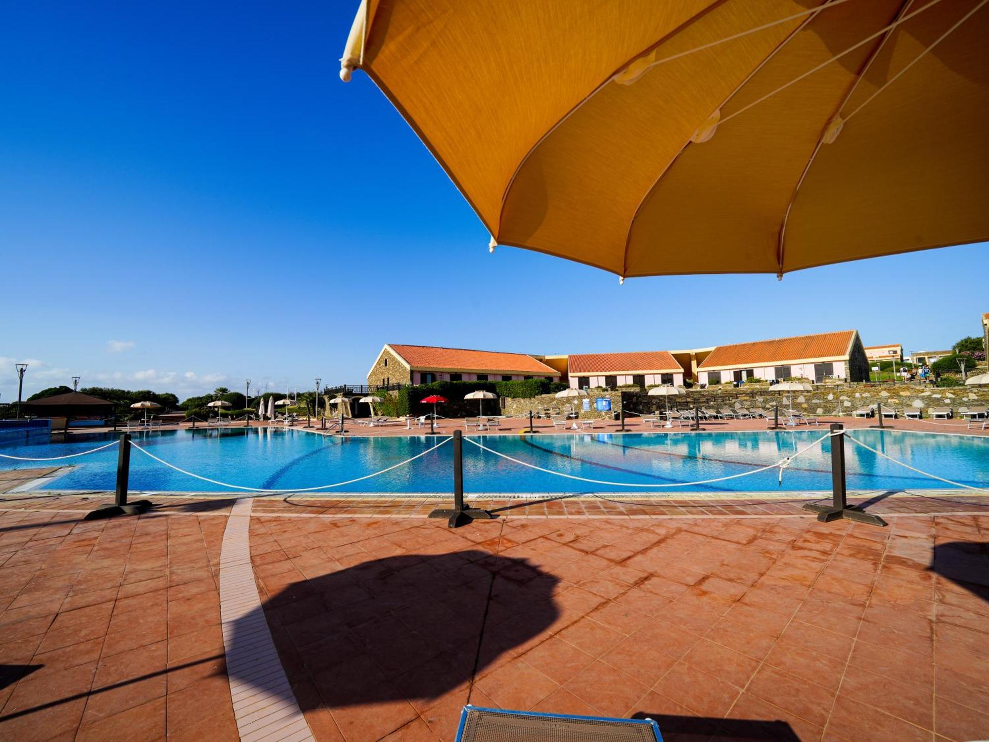 Le Tonnare Di Stintino - Beach Resort Exterior photo