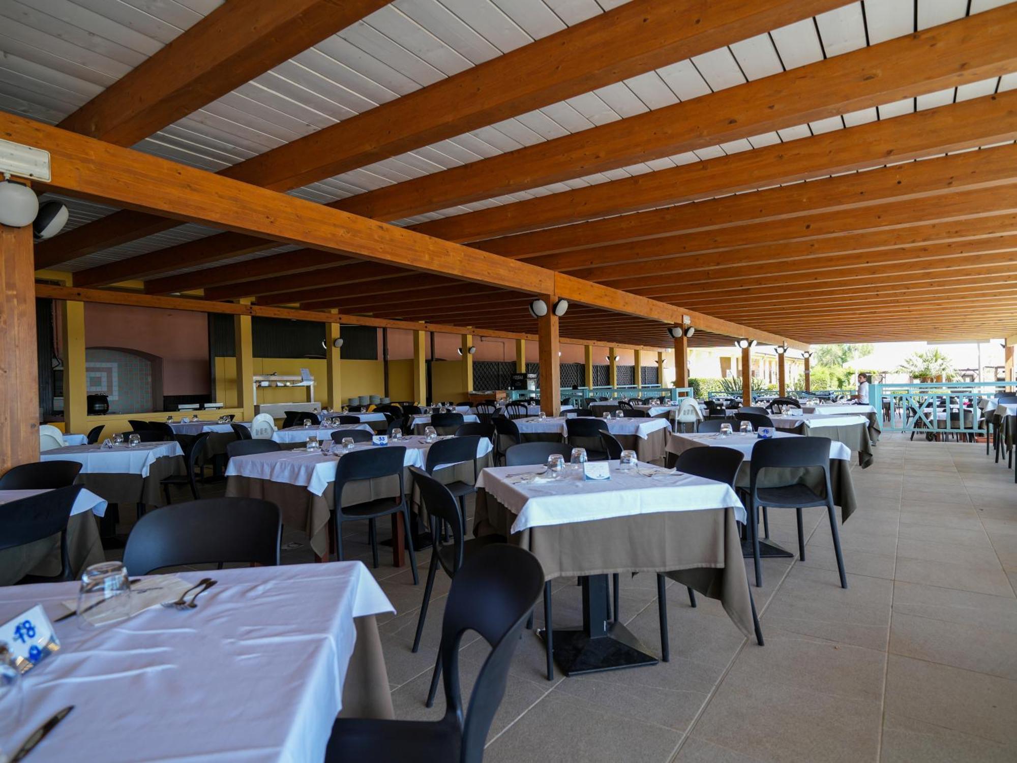 Le Tonnare Di Stintino - Beach Resort Exterior photo