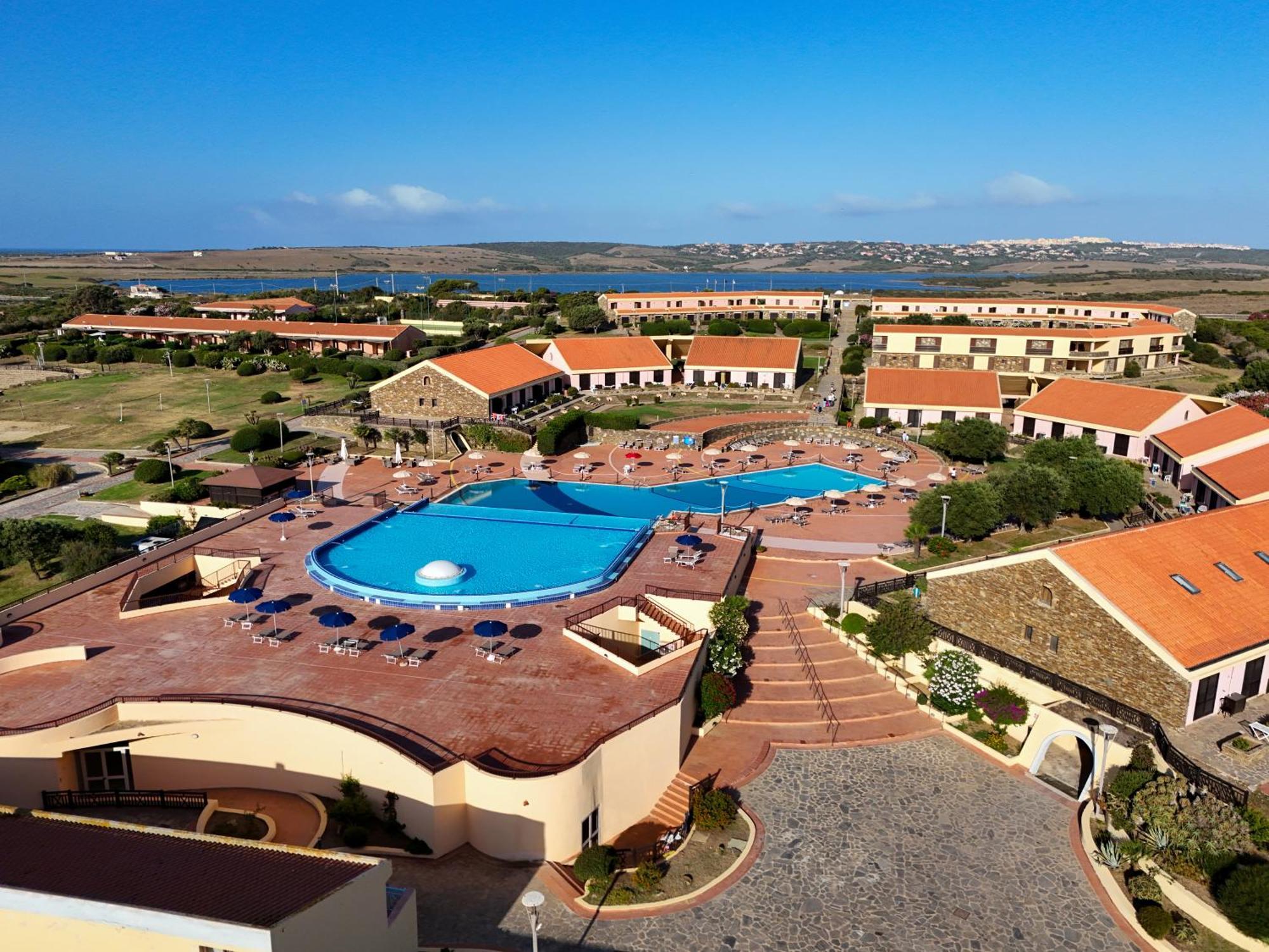 Le Tonnare Di Stintino - Beach Resort Exterior photo